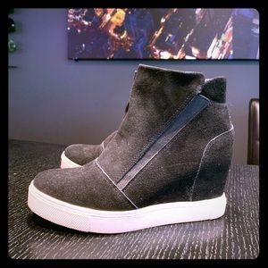 Steve Madden 😎 Wedge Sneaker